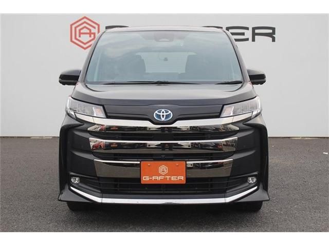 TOYOTA NOAH HYBRID 2023