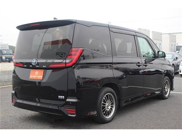 TOYOTA NOAH HYBRID 2023