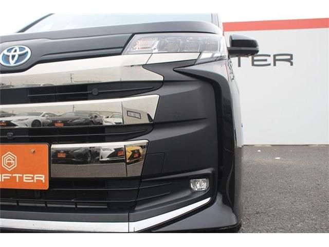 TOYOTA NOAH HYBRID 2023