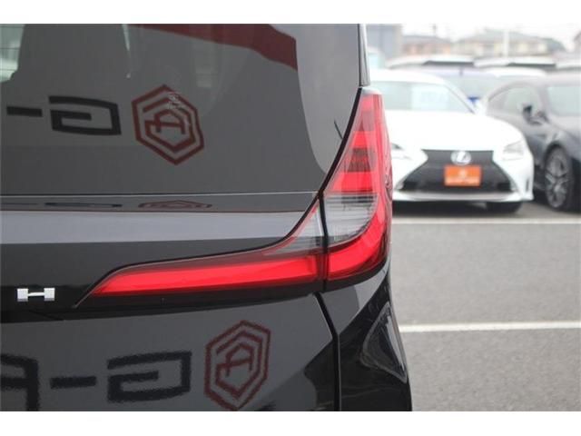 TOYOTA NOAH HYBRID 2023