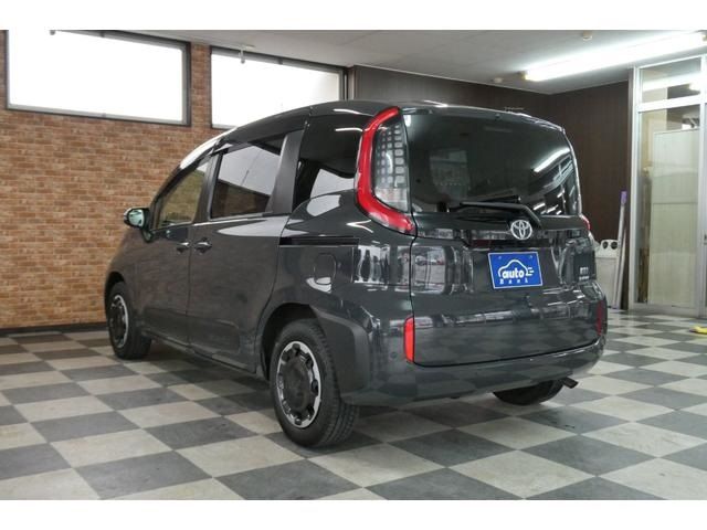 TOYOTA SIENTA HYBRID 2022