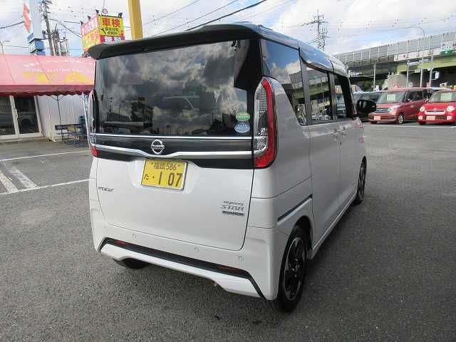 NISSAN ROOX 2020