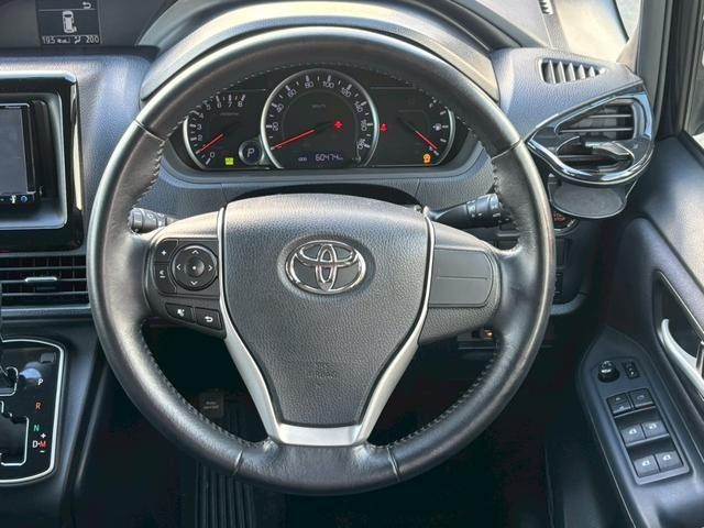 TOYOTA NOAH 2015