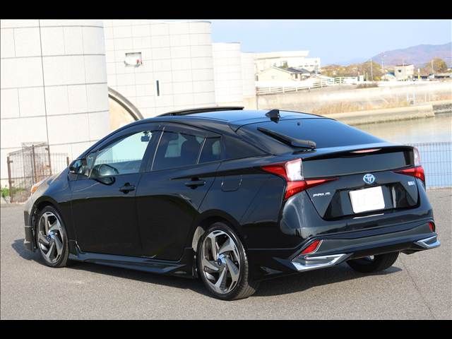 TOYOTA PRIUS 2020