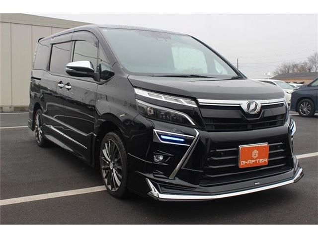 TOYOTA VOXY 2019