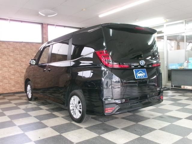 TOYOTA NOAH HYBRID 4WD 2023