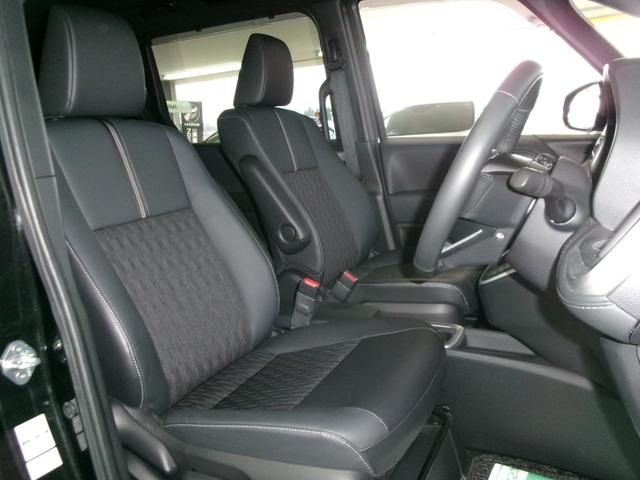 TOYOTA NOAH HYBRID 4WD 2023