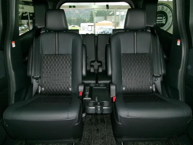 TOYOTA NOAH HYBRID 4WD 2023