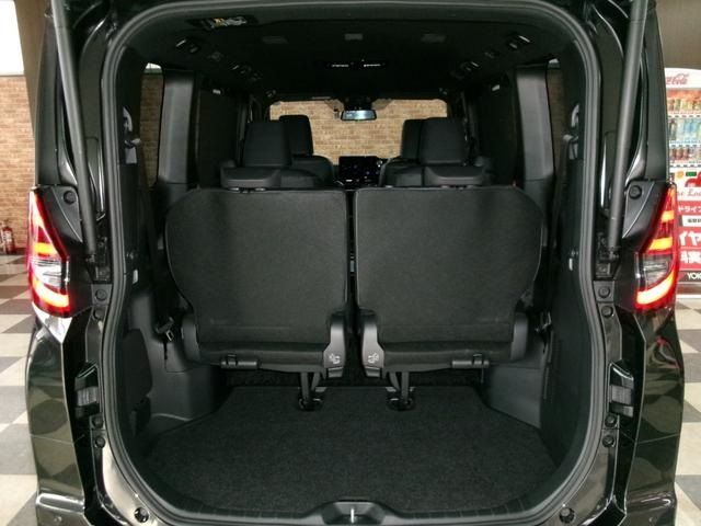 TOYOTA NOAH HYBRID 4WD 2023