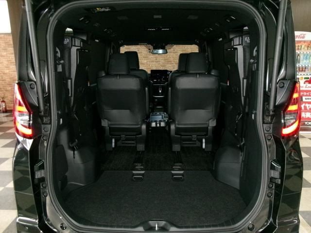 TOYOTA NOAH HYBRID 4WD 2023