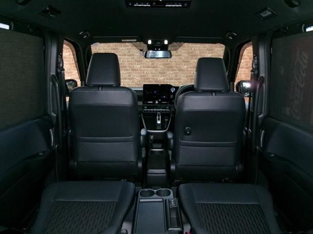 TOYOTA NOAH HYBRID 4WD 2023