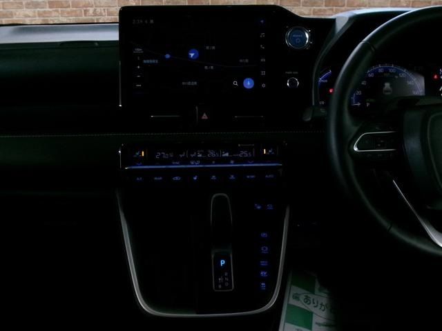 TOYOTA NOAH HYBRID 4WD 2023