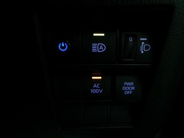 TOYOTA NOAH HYBRID 4WD 2023