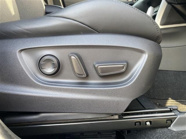 TOYOTA COROLLA CROSS HYBRID 2025