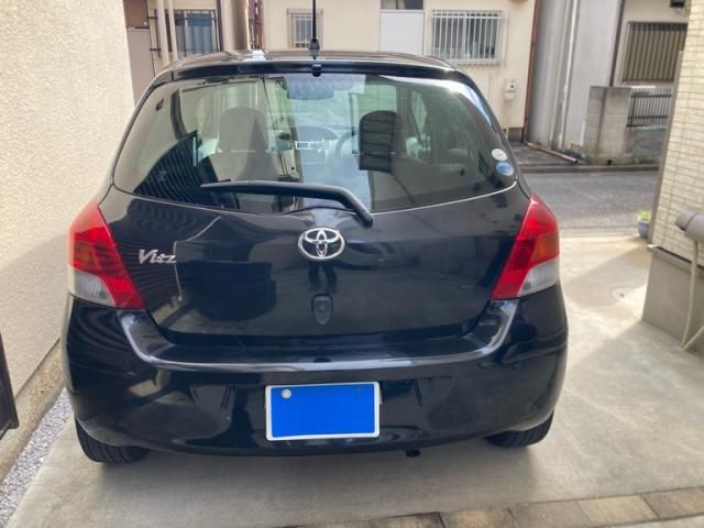 TOYOTA VITZ 2010