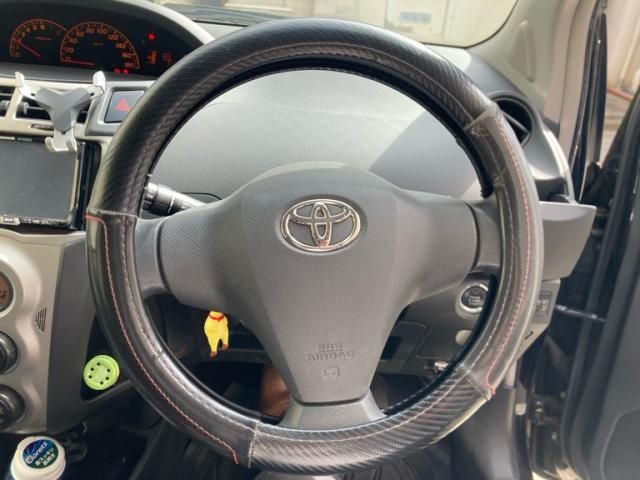 TOYOTA VITZ 2010