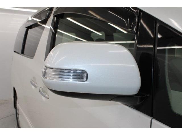 TOYOTA VELLFIRE 2012