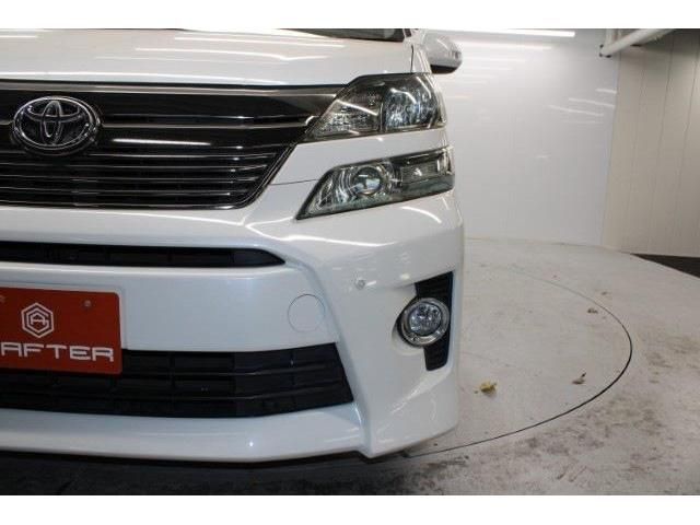 TOYOTA VELLFIRE 2012