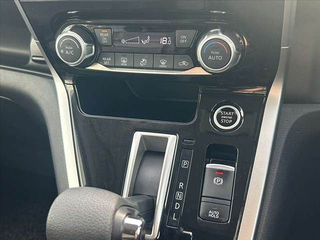 NISSAN SERENA  S-HYBRID 2016