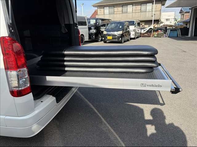 TOYOTA HIACE van 2WD 2017