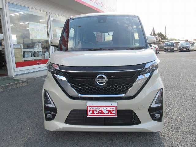 NISSAN ROOX 2021