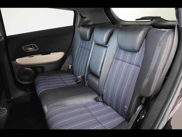 HONDA VEZEL HYBRID 2015