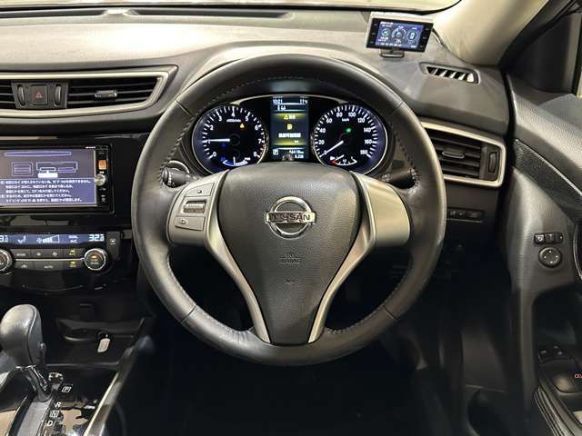 NISSAN X-TRAIL HYBRID 2WD 2015