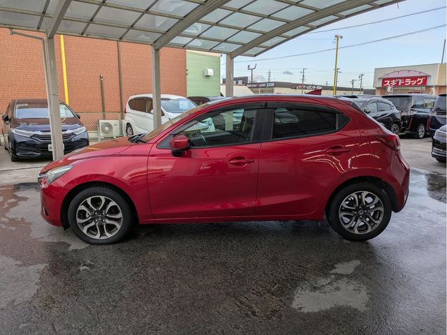 MAZDA DEMIO 2016