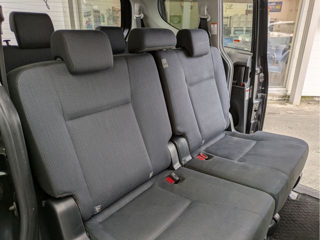 TOYOTA SIENTA HYBRID 2016