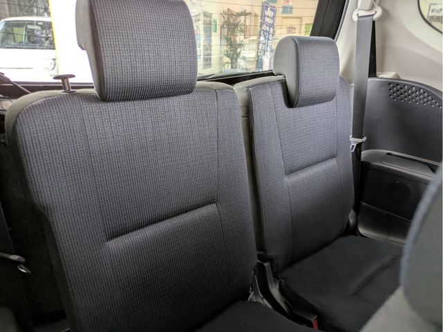 TOYOTA SIENTA HYBRID 2016