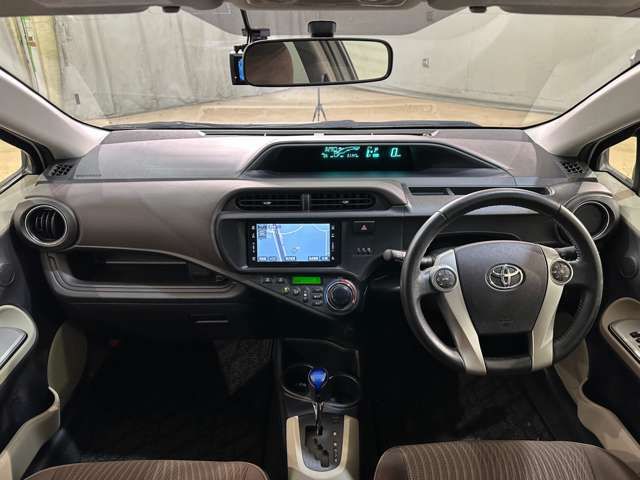 TOYOTA AQUA 2012