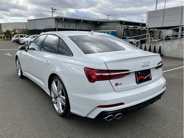 AUDI AUDI S6 2021