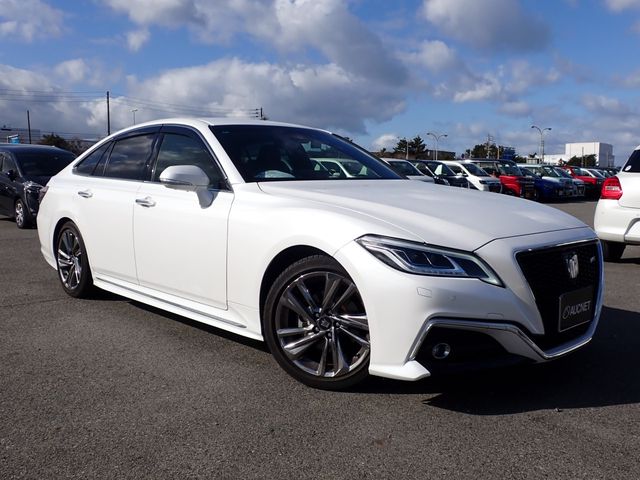 TOYOTA CROWN sedan hybrid 2021