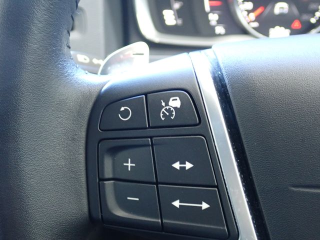 VOLVO VOLVO V60 2017