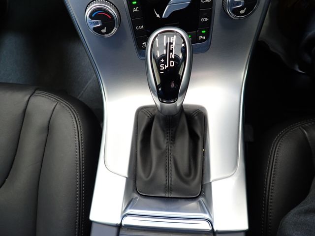 VOLVO VOLVO V60 2017