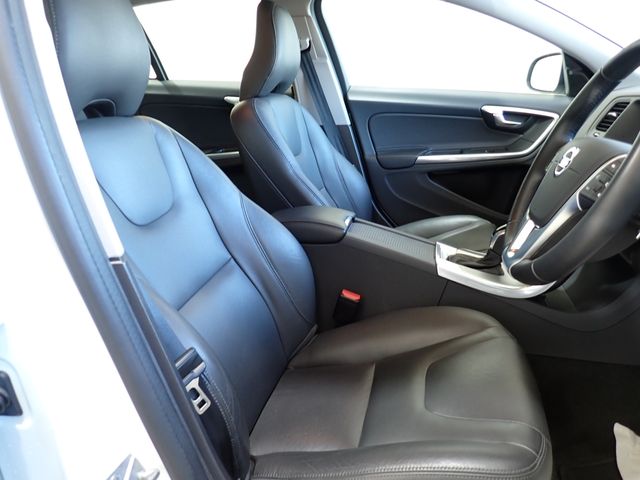 VOLVO VOLVO V60 2017