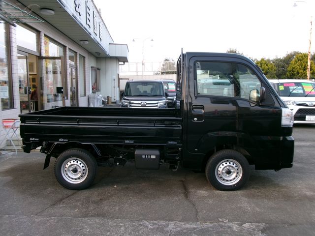 DAIHATSU HIJET truck 4WD 2025