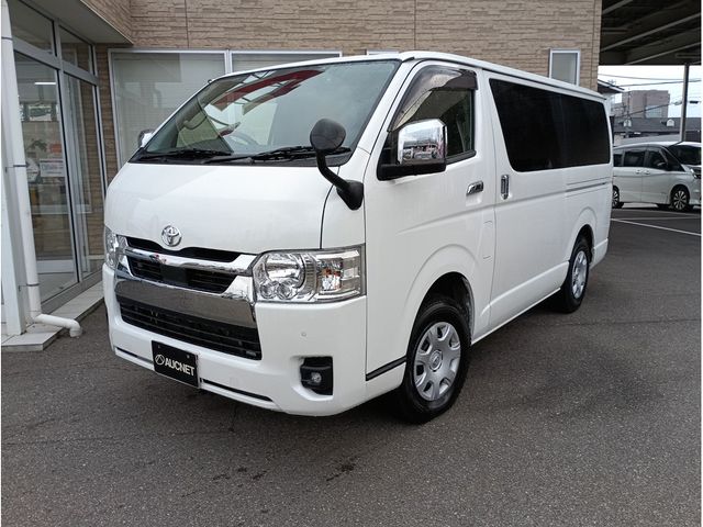 TOYOTA HIACE van 4WD 2022