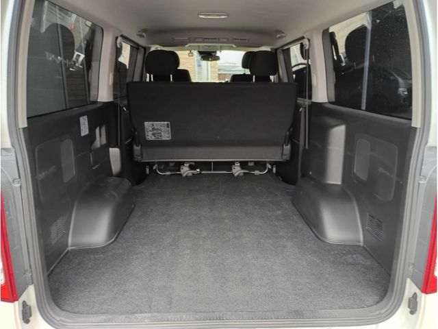 TOYOTA HIACE van 4WD 2022