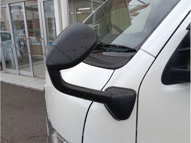 TOYOTA HIACE van 4WD 2022