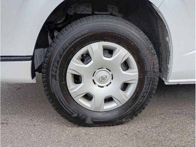 TOYOTA HIACE van 4WD 2022