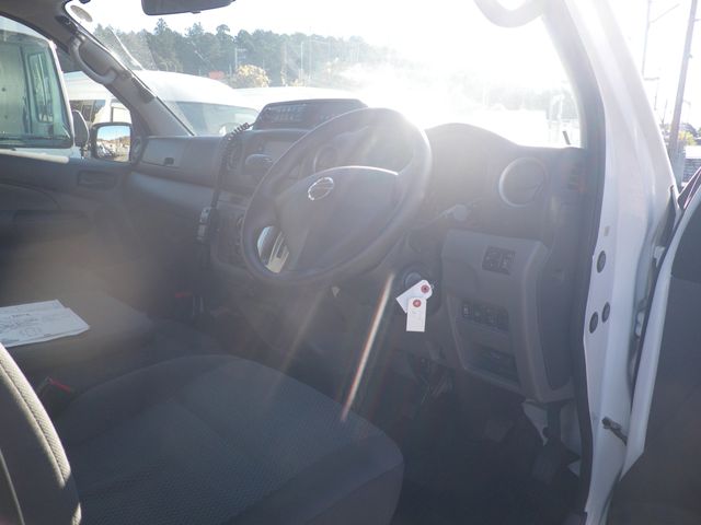 NISSAN NV350 CARAVAN 4WD 2017