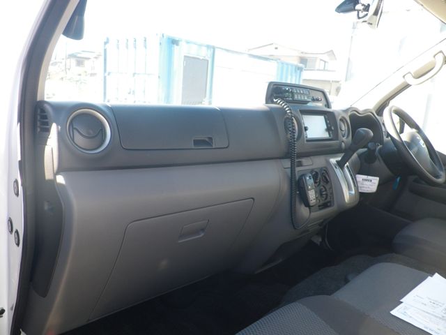 NISSAN NV350 CARAVAN 4WD 2017