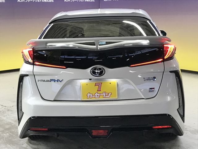 TOYOTA PRIUS PHV 2019