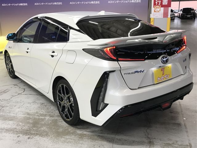 TOYOTA PRIUS PHV 2019