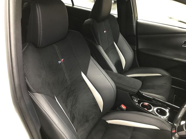 TOYOTA PRIUS PHV 2019