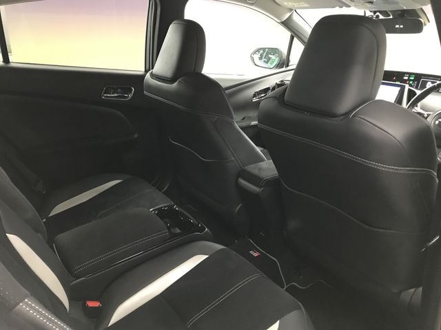 TOYOTA PRIUS PHV 2019