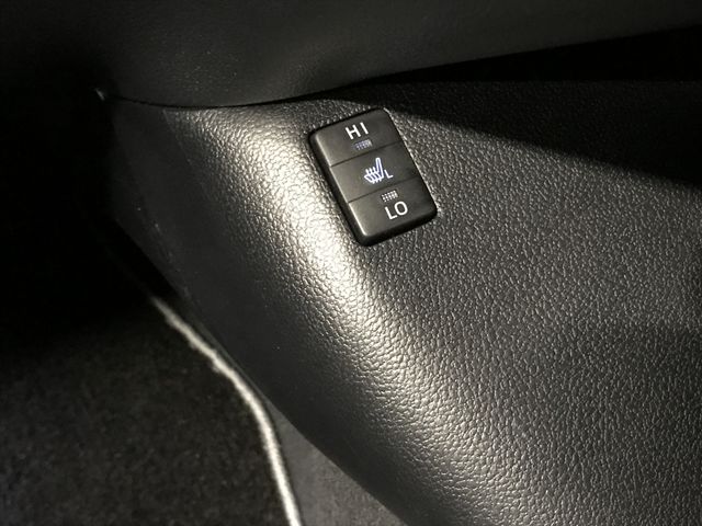 TOYOTA PRIUS PHV 2019