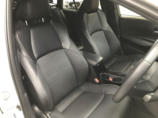 TOYOTA COROLLA TOURING HYBRID 4WD 2023