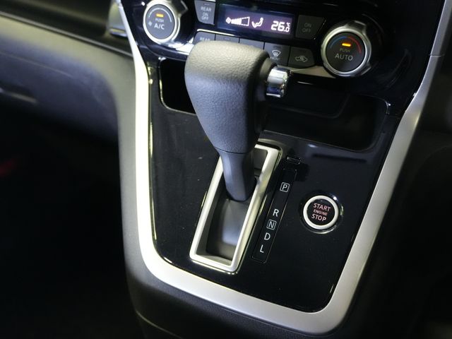 NISSAN SERENA  S-HYBRID 2017